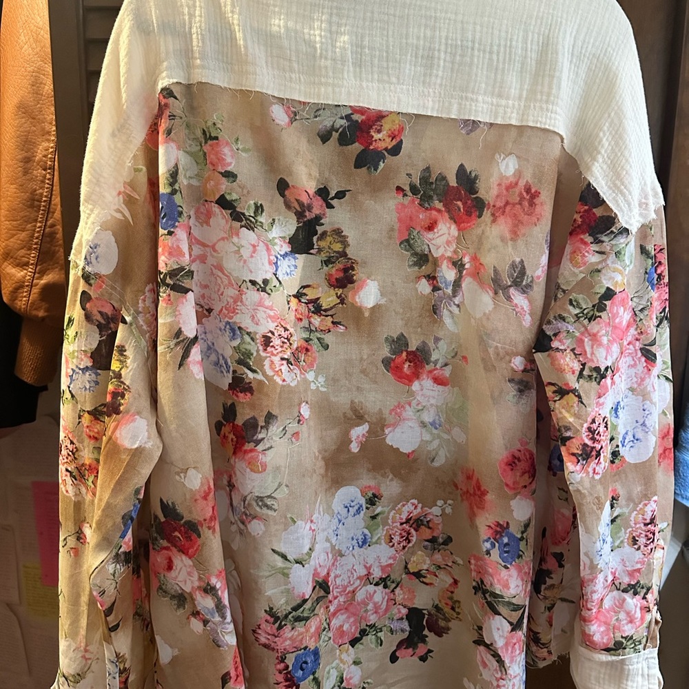 POL Floral Cream Utility Jacket - Picture 2 of 6